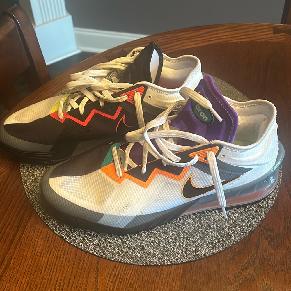 Nike Lebron 18 Low